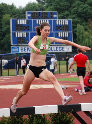 Shauneen Garrahan (Amherst MA) set a new meet record in the steeplechase (10:13.33) and bettered the Olympic Trials 'B' standard. (Photo: Tom Derderian)