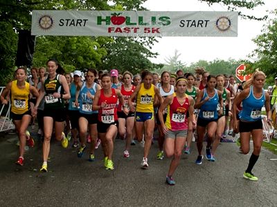  Women's start at Hollis Fast 5K (photo: Wayne Flannigan)