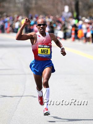 Meb Keflezighi won the 118th Boston Marathon.(Photo: Victah Sailer/PhotoRun.com)