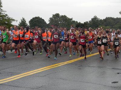 Start of the 15K (Jean Cann photo)