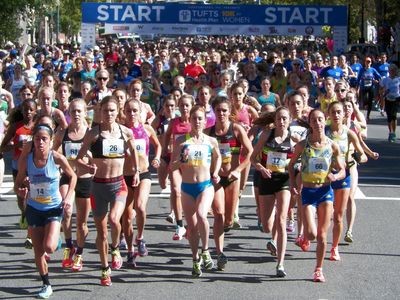 Start of the 2016 Tufts 10K/USATF Championship (photo: USATF-NE)